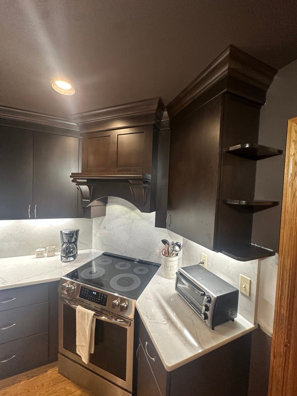 Espresso Shaker Kitchen — view 3
