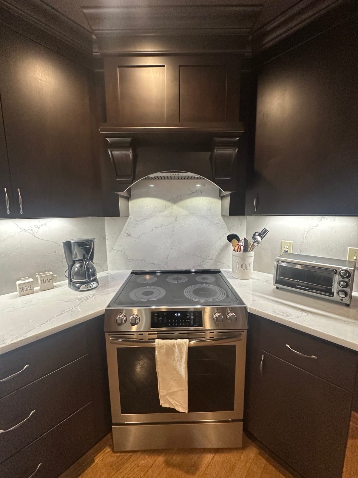 Espresso Shaker Kitchen — view 5