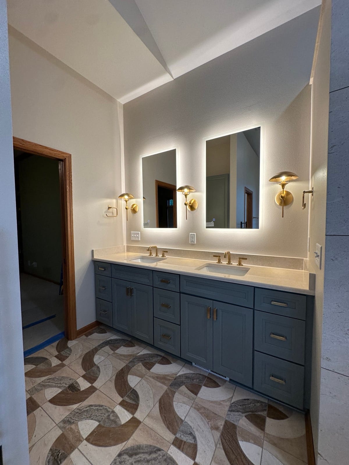 Lakeside Master Bath Suite