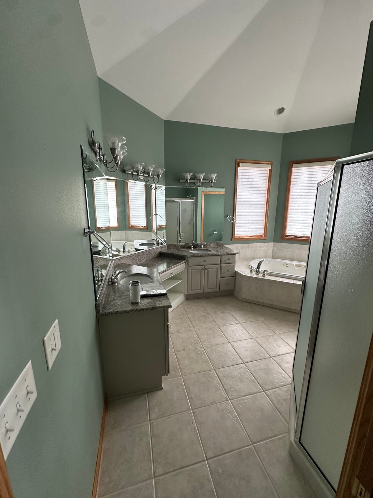 Lakeside Master Bath Suite — before